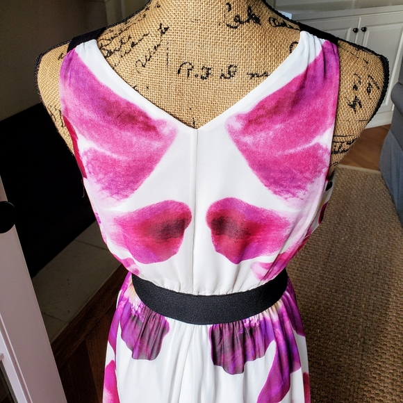 Elegant Long Formal Express Dress / Gown - Picture 6 of 16